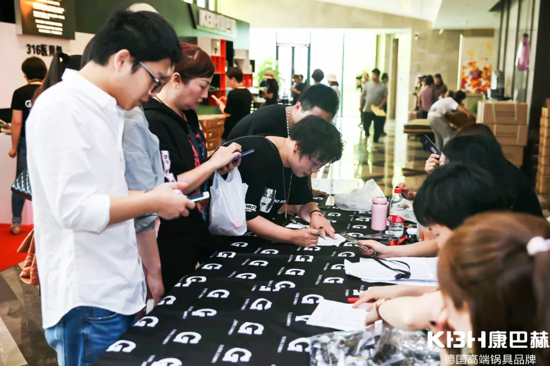 2019康巴赫新品發布會——第三代316醫用級不銹鋼炒鍋