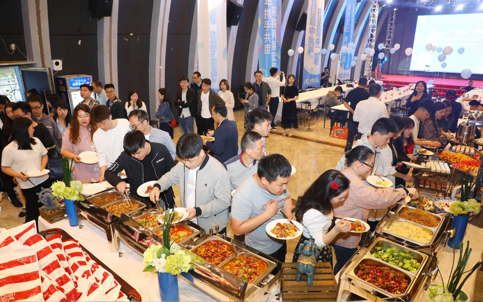 酒吧自助團建活動