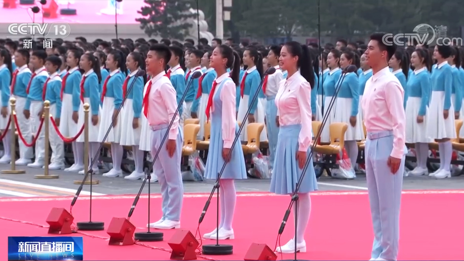 千人獻(xiàn)詞,向黨許下青春誓言。