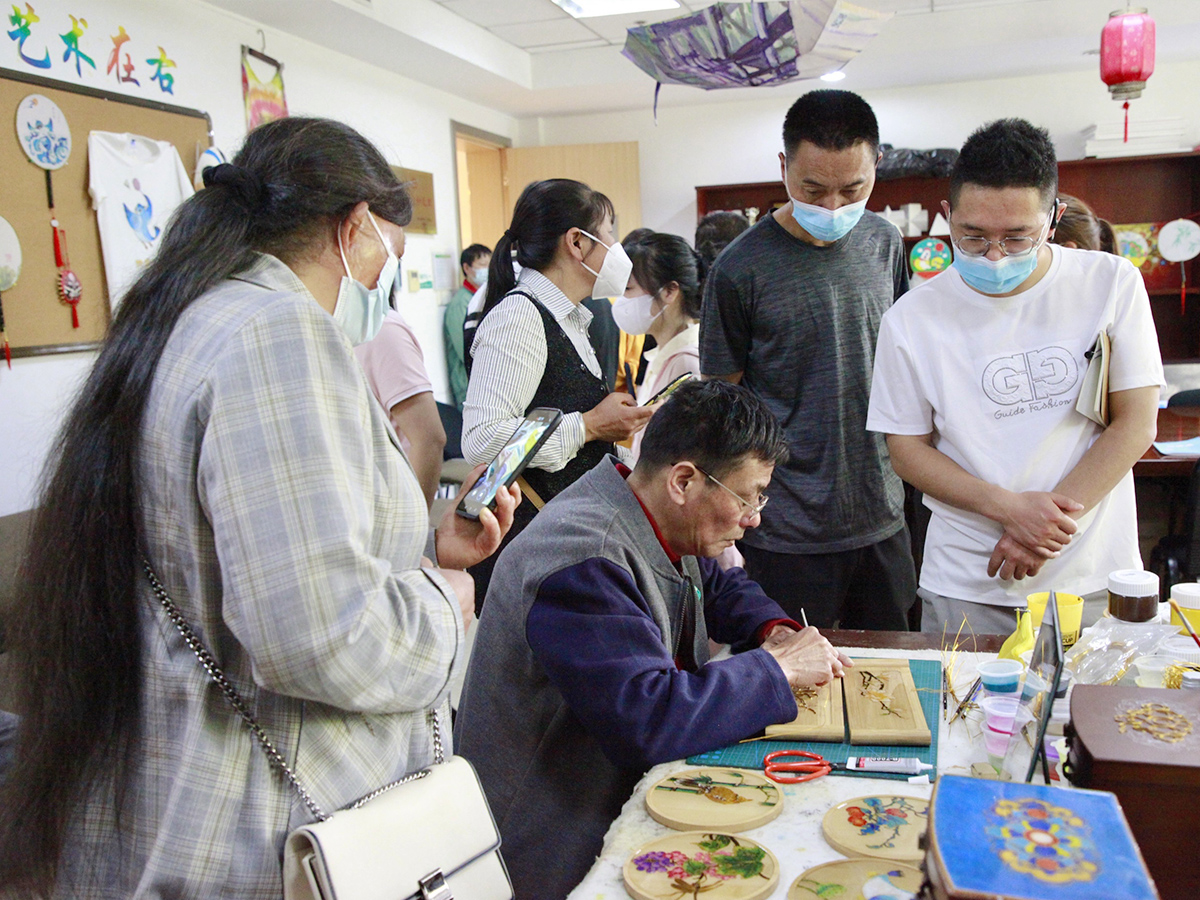 工會組織扶貧公益活動